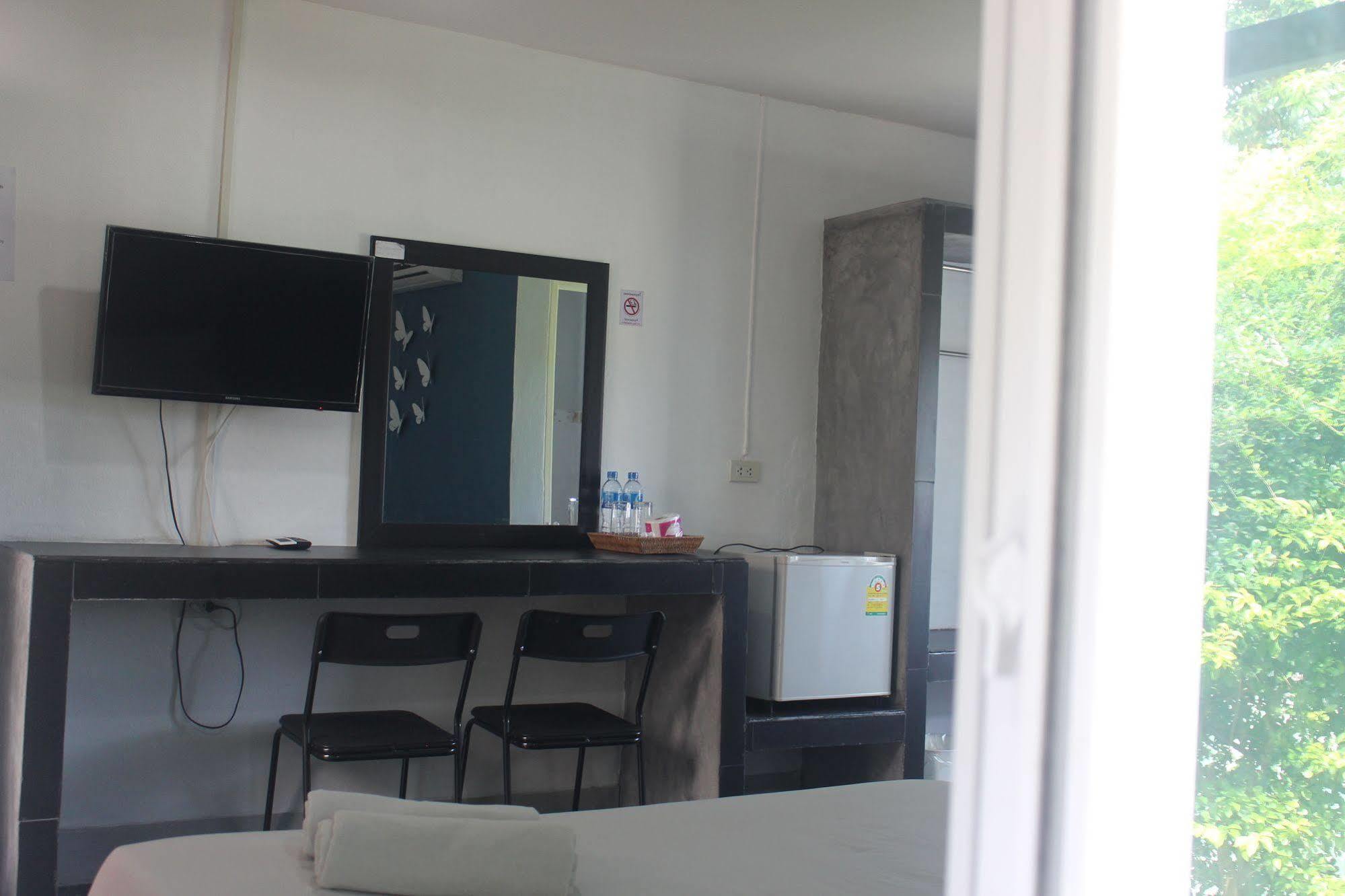Krabi Nemo House Hostel Ao Nang Ngoại thất bức ảnh